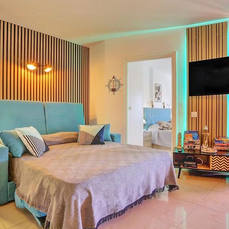 Апартаменты Luxory Dreamy Sunset, Seafront, Direct Access To The Promenade,Wifi,Pool,Free Parking Лос Кристианос Экстерьер фото