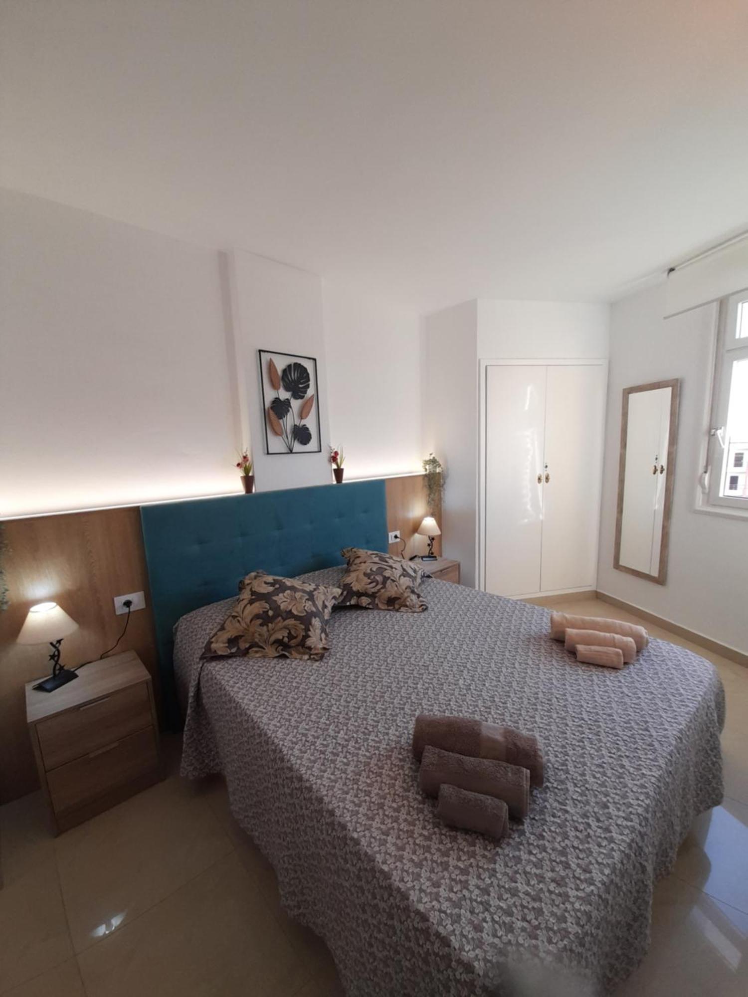 Апартаменты Luxory Dreamy Sunset, Seafront, Direct Access To The Promenade,Wifi,Pool,Free Parking Лос Кристианос Номер фото