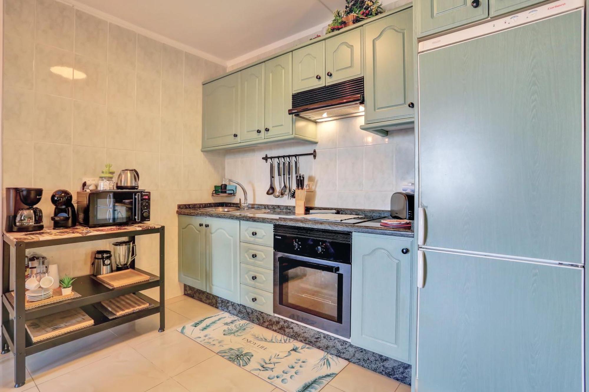 Апартаменты Luxory Dreamy Sunset, Seafront, Direct Access To The Promenade,Wifi,Pool,Free Parking Лос Кристианос Экстерьер фото