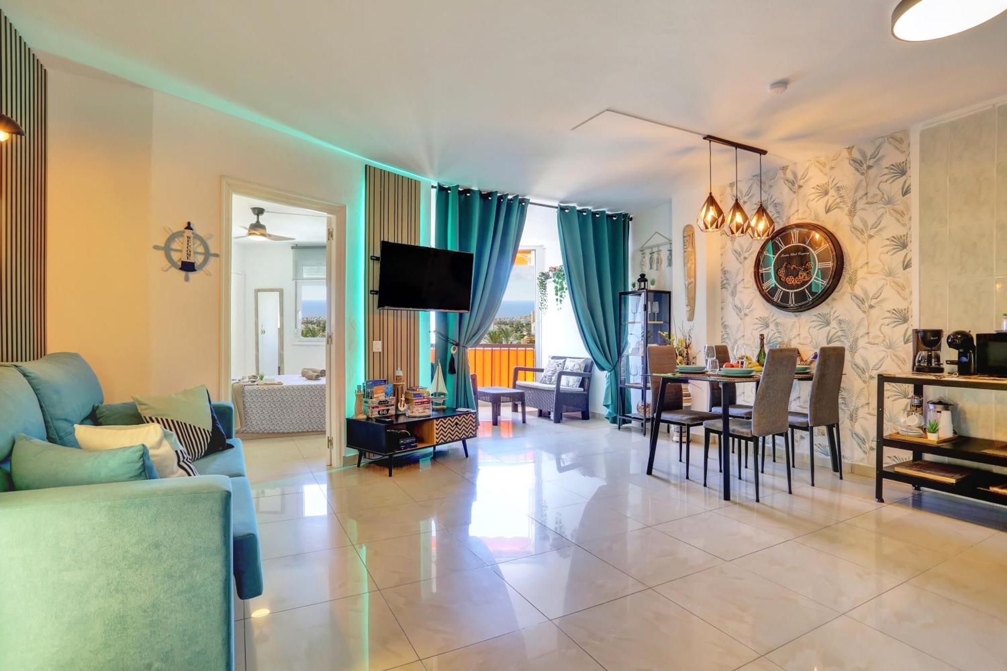 Апартаменты Luxory Dreamy Sunset, Seafront, Direct Access To The Promenade,Wifi,Pool,Free Parking Лос Кристианос Экстерьер фото